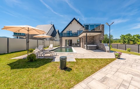 Lovely home in Debelo Brdo with sauna