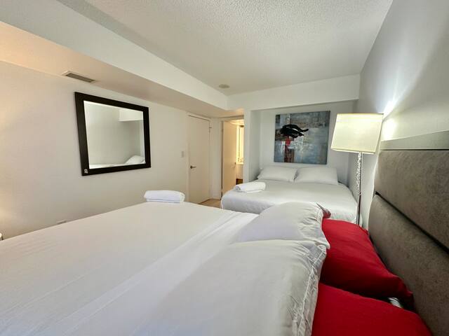 Spacious 2Bdrms/2Baths with 3 real beds + Pullout gallery image 4