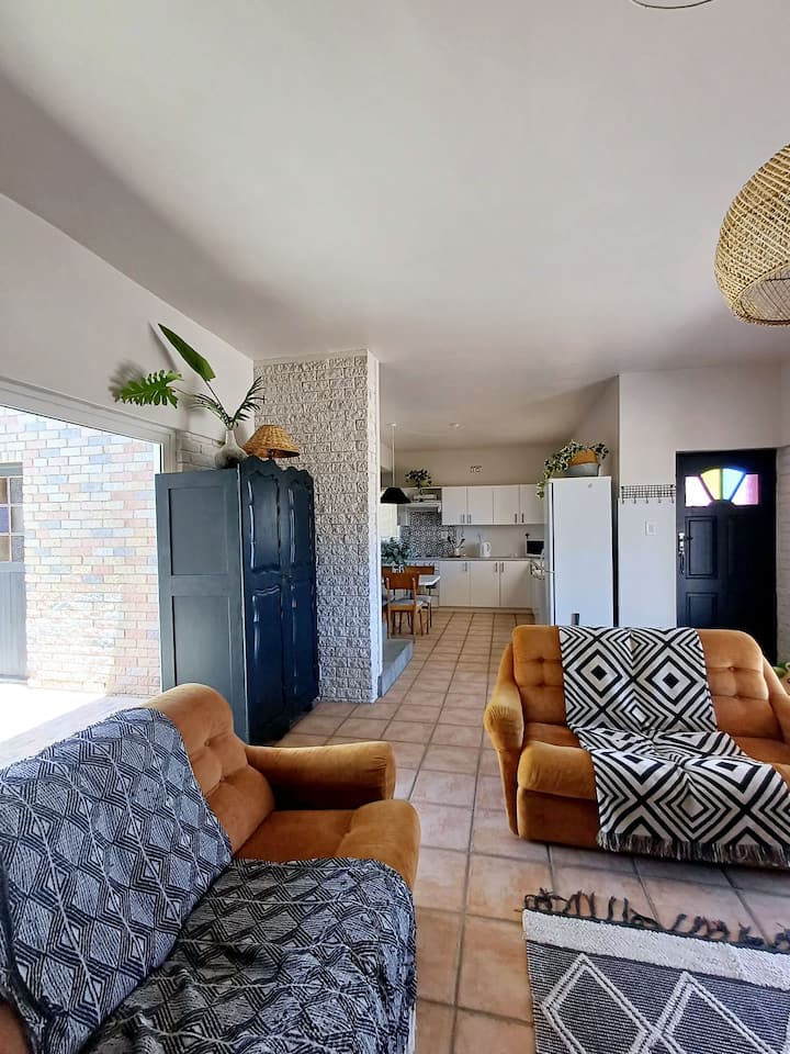 Spacious Sea View Holiday Home - Yzerfontein