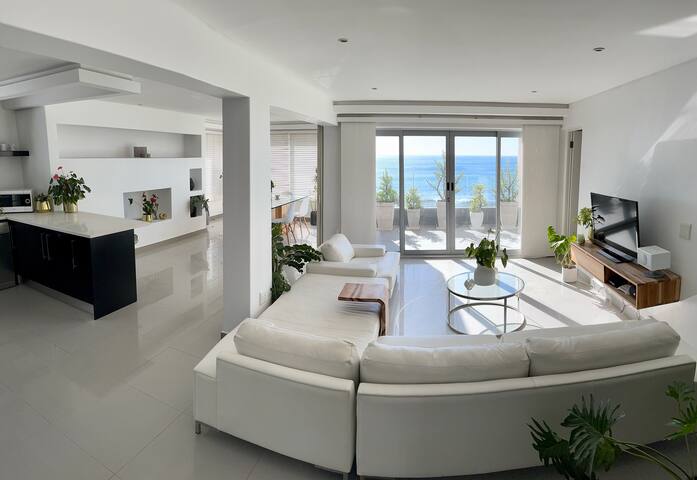 Luxury 3BR Oceanfront Duplex Penthouse gallery image 4