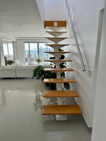 Luxury 3BR Oceanfront Duplex Penthouse gallery image 3