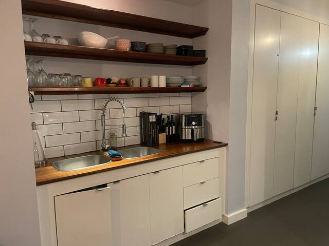 *New* Yellow Haven Bo-Kaap Cape Town Home gallery image 3