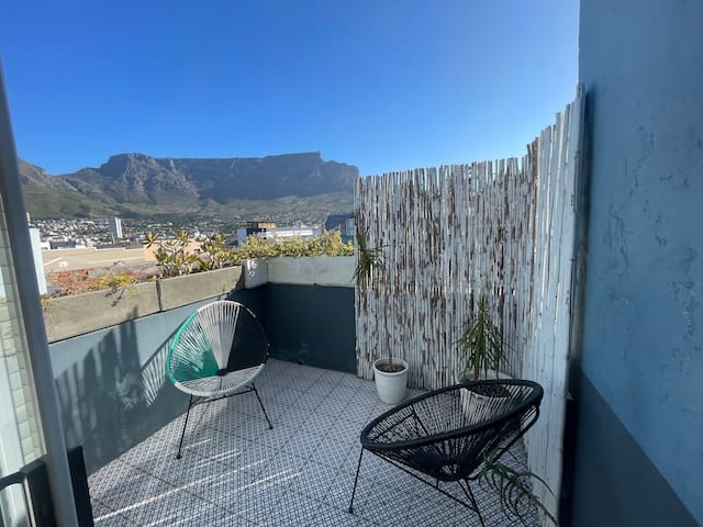 *New* Yellow Haven Bo-Kaap Cape Town Home gallery image 2