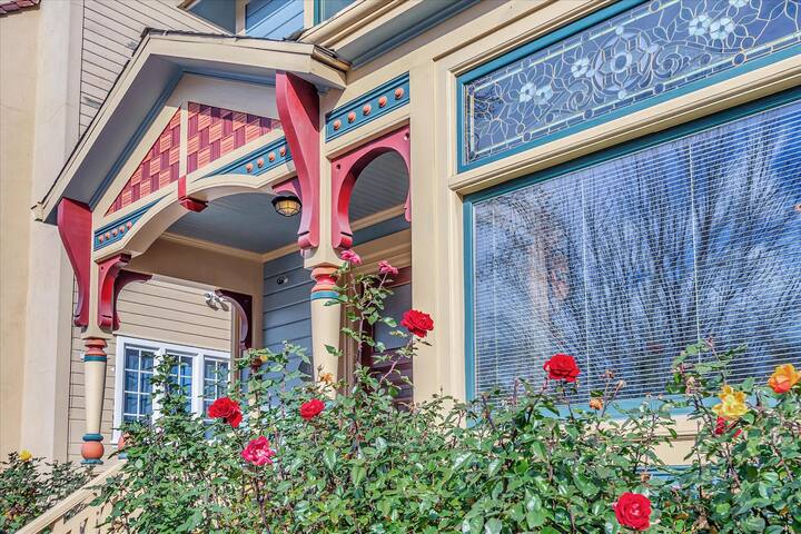 Stay In A Piece of San Jose History. gallery image 3