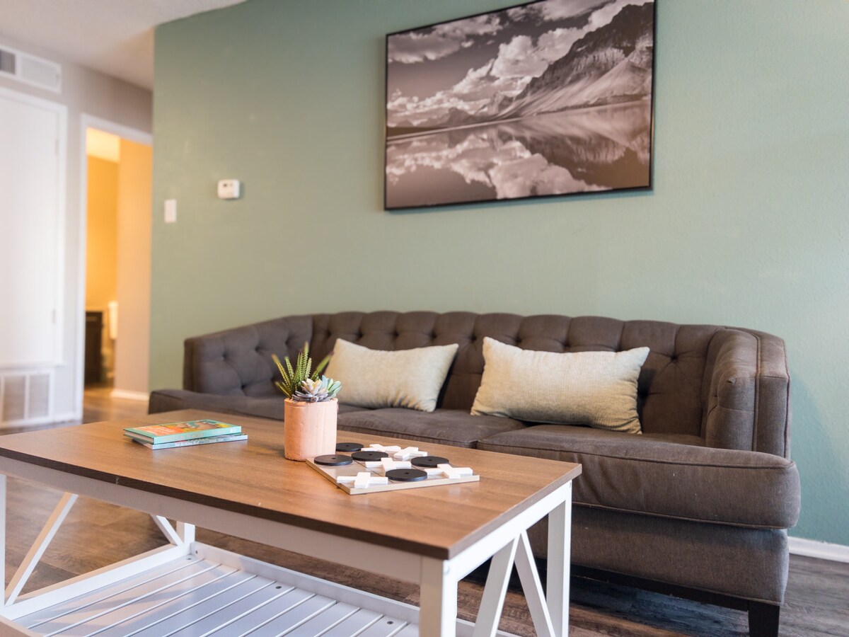 King Suite in SoCo W Pool, close to Downtown