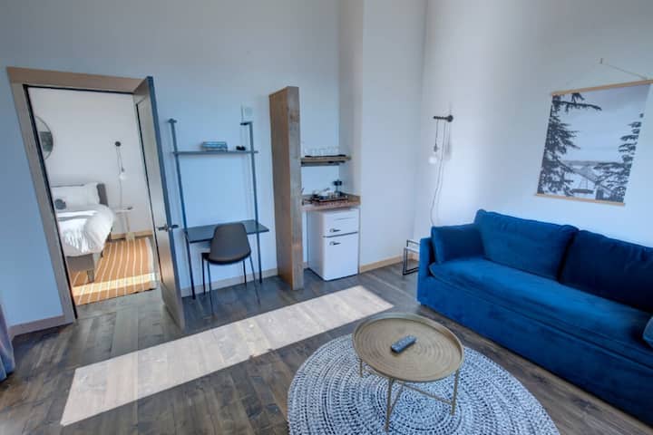 Ice House Suite At Bowline Hotel, Balcony! - Astoria, OR