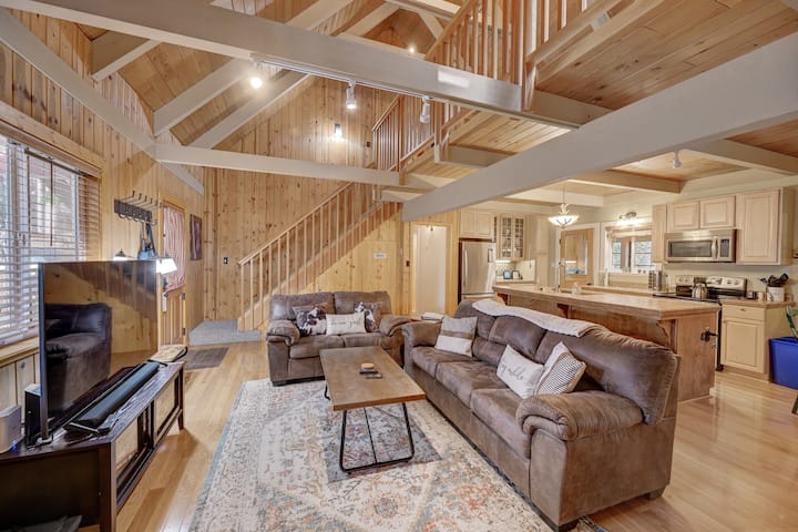 Mtn Mama - 10 Bed+ Game Rm | Lake Pass+ Ski Cabin - California