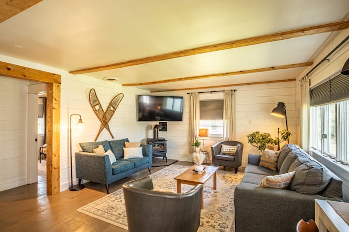 Spacious 2 Bedroom: Two King Beds, Casino, Beaches - Erie, PA