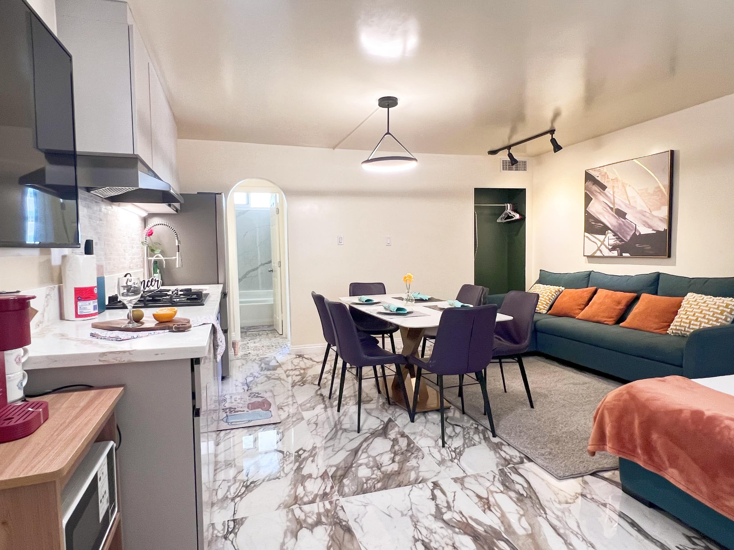 Waikiki  Legal  Apt  3b+2b-1 Free parking - Photo 17
