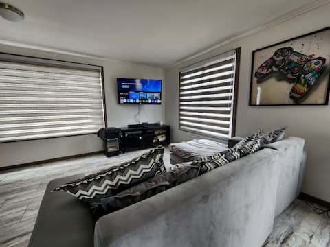 Top Airbnb: House with Private Pool | 4 Bedrooms | Up to 10 People in Algarrobo