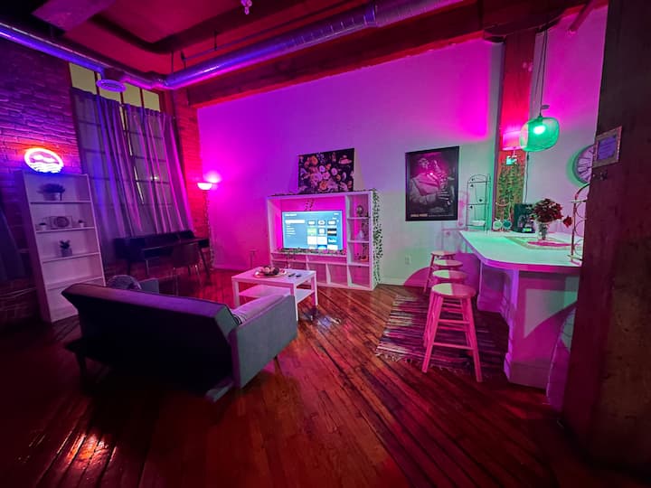 Downtown: Industrial Brick Chill Loft - Detroit, MI