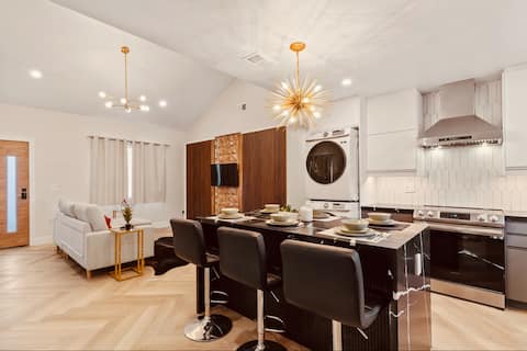 Top performing Airbnb: Modern New Build Home 3Bed-2bath in Spartan Keys / Monterey Corridor