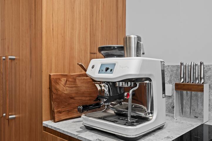 Inner city home in Abbotsford gallery image 3