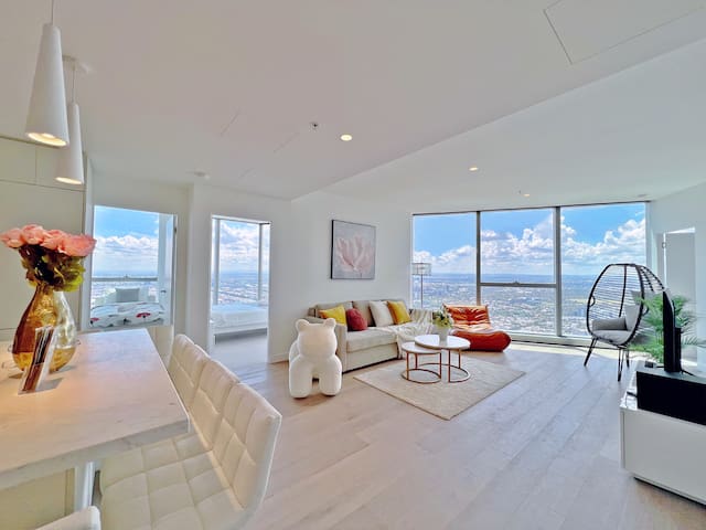 WSP Astral Horizon Heights: 270° Unveiled Grandeur