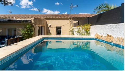 Garden house, pool, air conditioning, Wi-Fi, parking