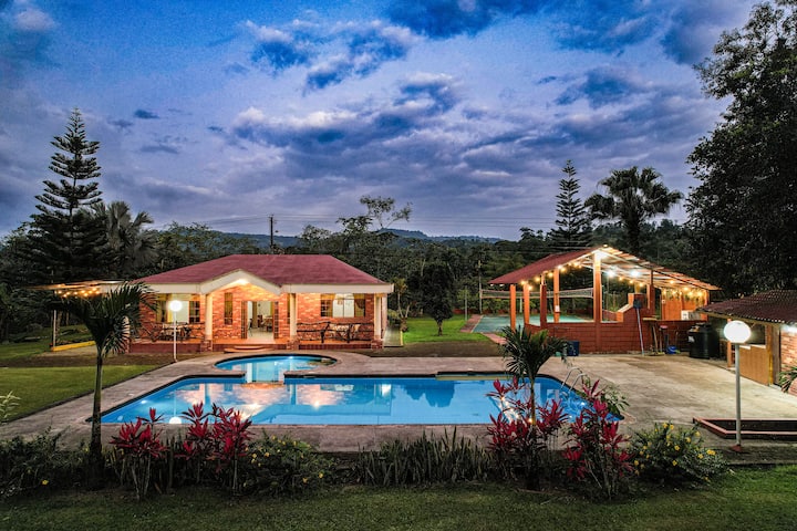 Quinta La Libertad – Private Pool, Sleeps 10