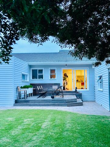 Sunny & tranquil beach house in Cape Town gallery image 4