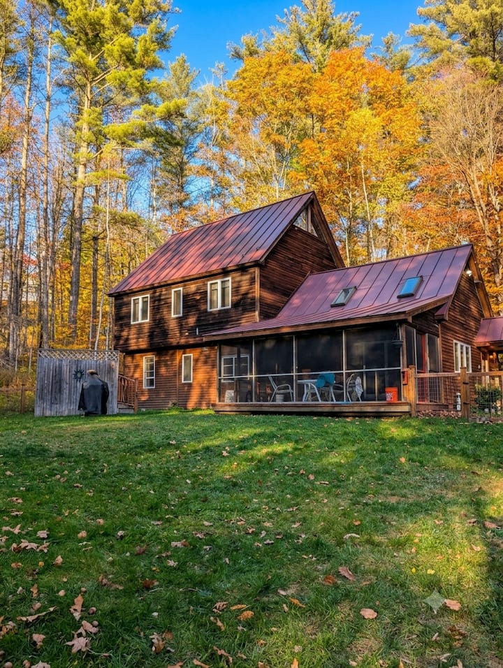 Pet-Friendly VT Ski Getaway by Okemo & Killington