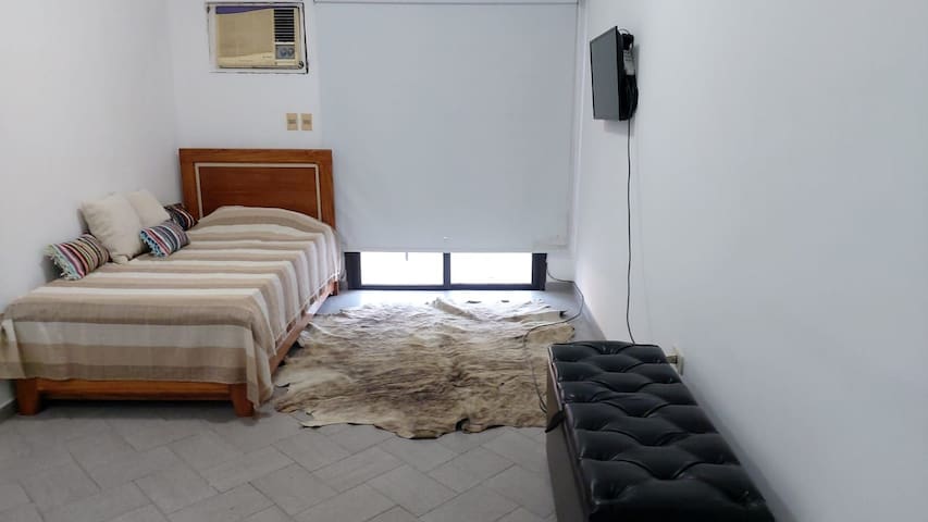 Entire home with 1 bedrooms in Asuncion - Cómodo Dpto. semi céntrico