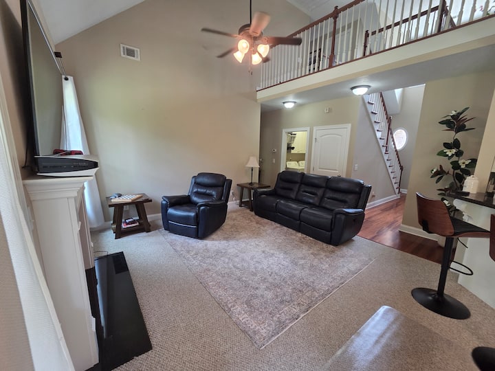 Spacious 2-story Southern Charm | 4br Near Masters - Harlem, GA