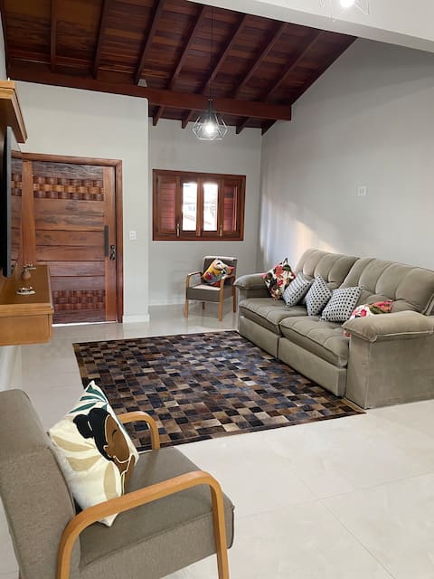 Popular Airbnb listing: Home VAZ Hosting - Entire Private Apartment in Cunha
