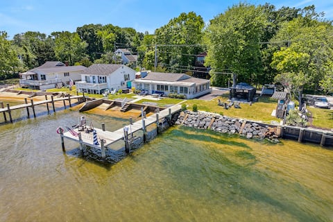 Peaceful Waterfront Home in Annapolis 3BR 2BA.