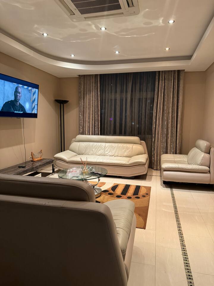 Modern Three Bedroom, Two Bathroom - Durban
