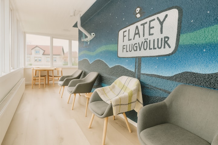 Double Room + Breakfast In Art Hotel - Town Center - Islandia