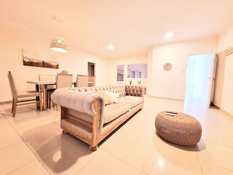 Very spacious apartment located in the center with garage