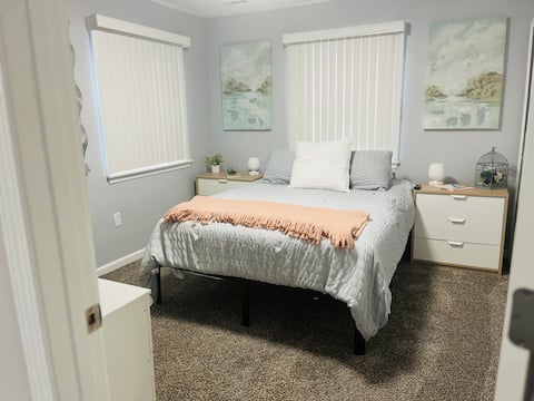 20 mins to dt Detroit and all the attractions