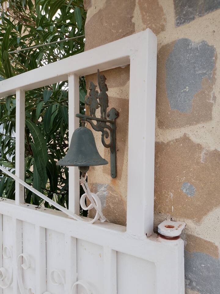 Villa in 03560 El Campello, Alicante, Spain Houses for Rent in El