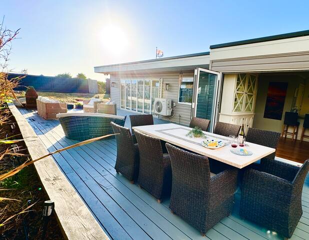 180°Views Bayside Melbourne, beachfront Reno 2024