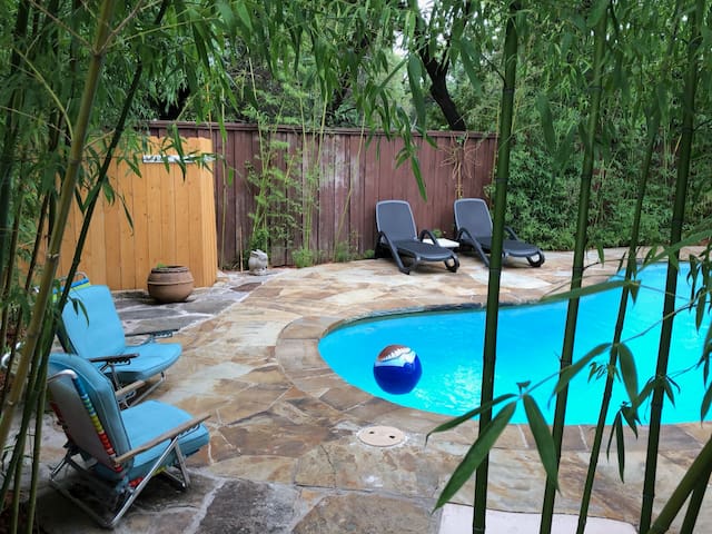 Two Houses within 1 Mile w/ 8 BR 5 BA 2 Pools/Spas