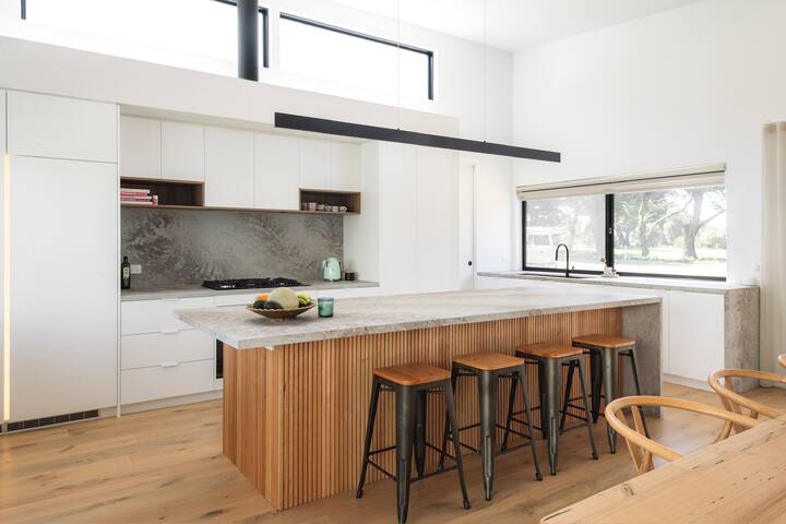 13th Beach Family Paradise gallery image 5