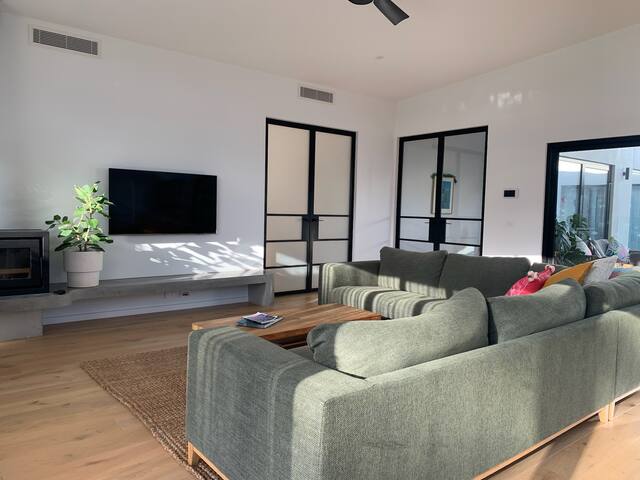 13th Beach Family Paradise gallery image 3