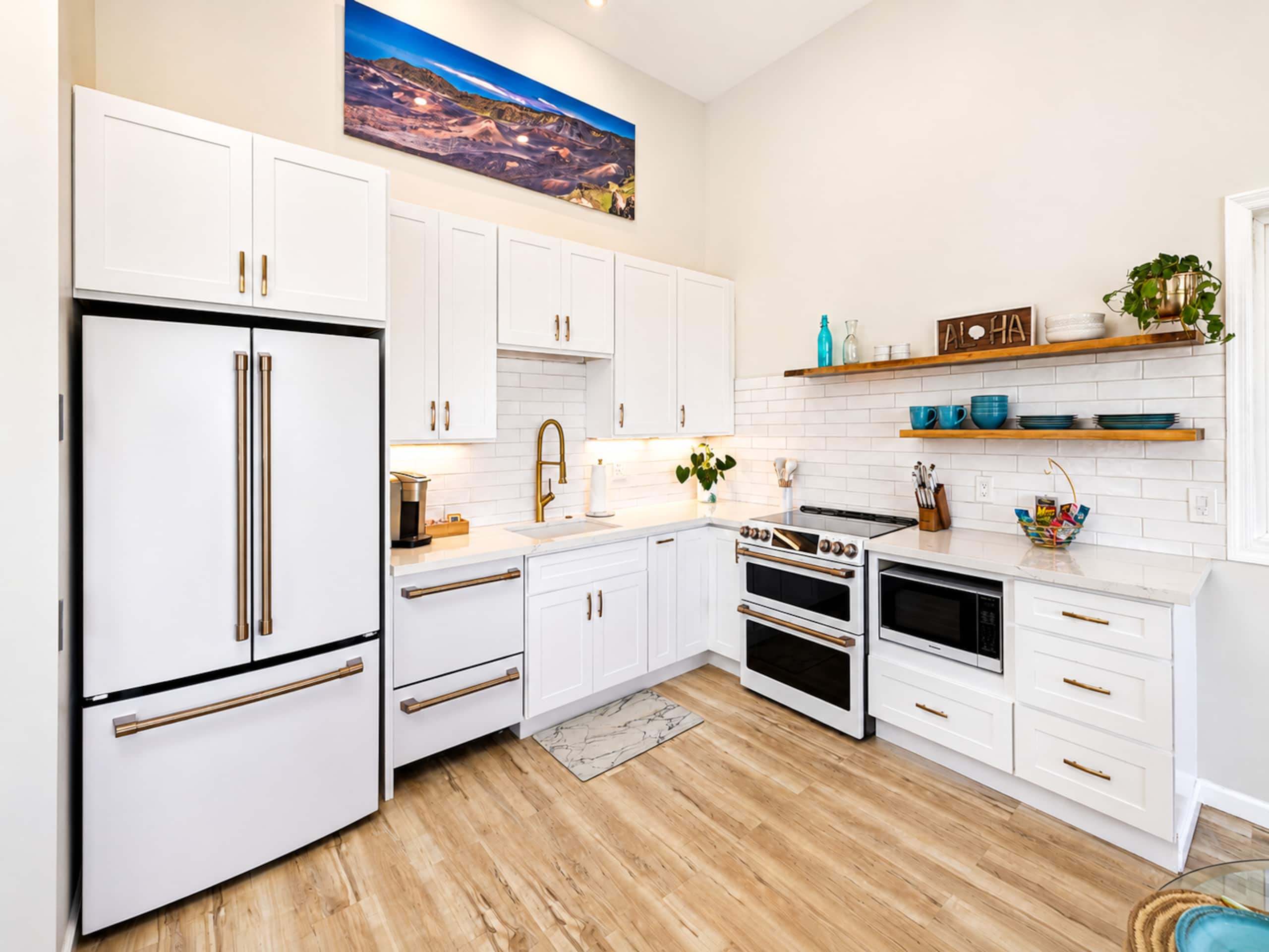 Luxury, Modern Oceanview! Beach, Pool, Hot Tub, AC - Image 6