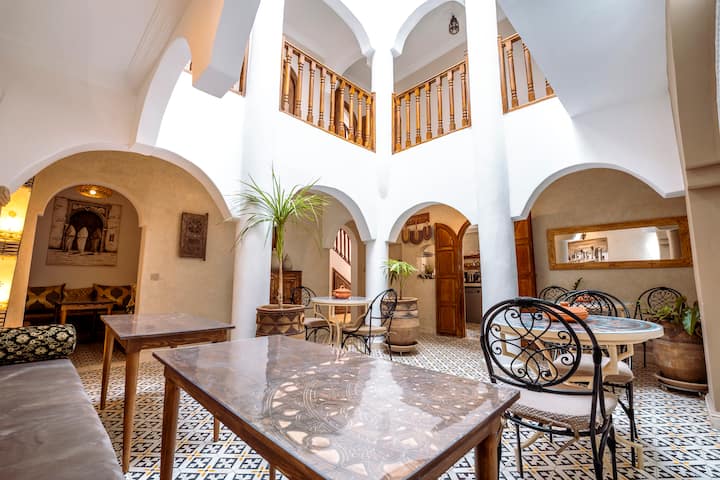 Riad Dar Ganne By Carole Pch - エッサウィラ