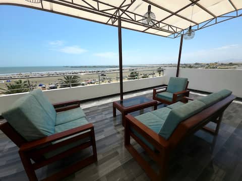 An apartment with an ocean view in Puerto Malabrigo