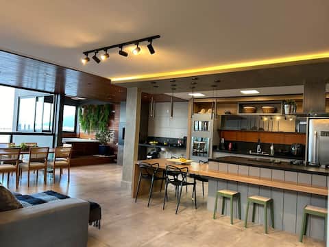 Amazing beachfront house 5 bedrooms.