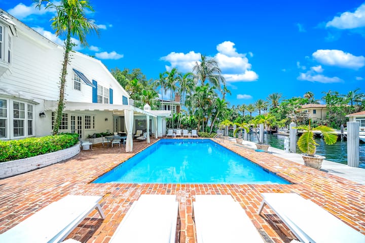 Waterfront Mansion+Heated Pool+Walk 2 Beach/Shops! gallery image 2