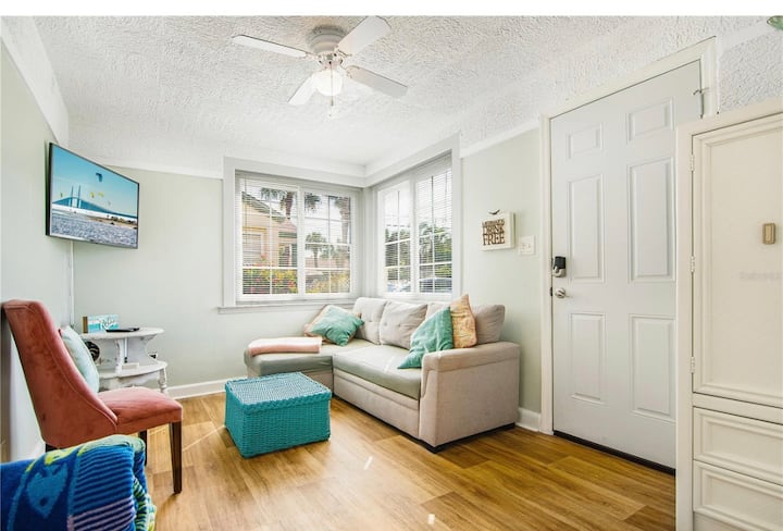 Private Standalone Beach Bungalow-no Shared Walls! - Madeira Beach, FL