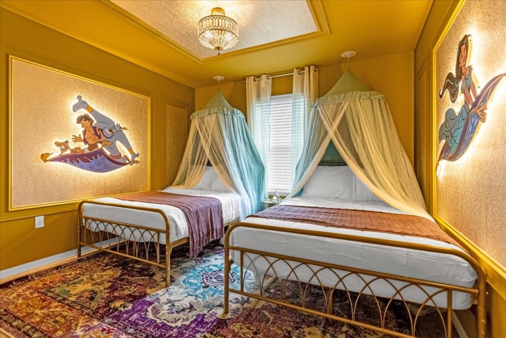 7 Bd/ 5.5 Ba/ Windsor Island (1917 Sd)