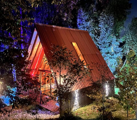 Private Cabin Panoramic View TV, WIFI Parking