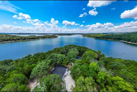 Gameroom, Lakefront, Gentle walk to water