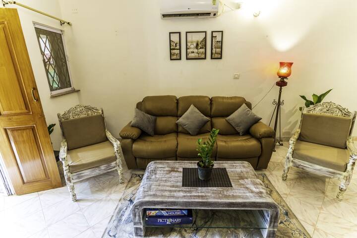 Living room image 1