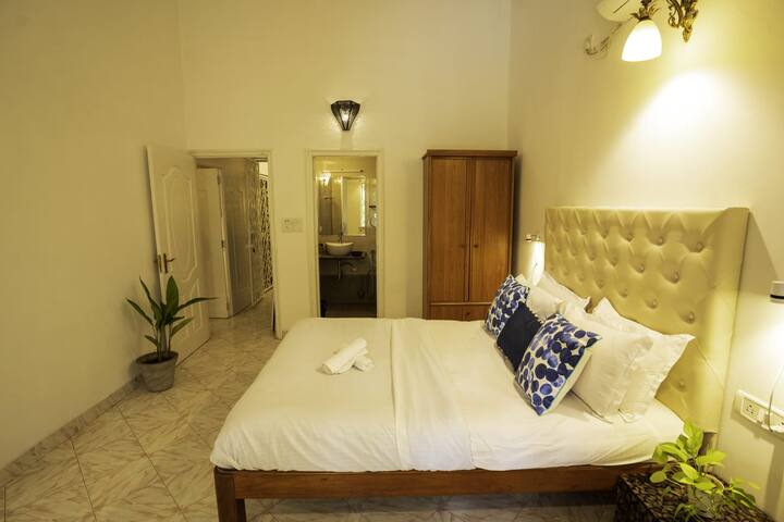 Bedroom 2 image 3