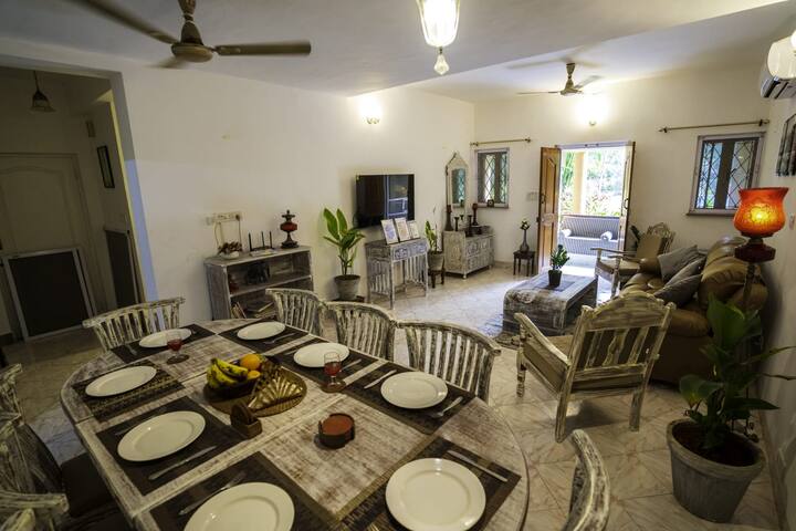 Dining area image 1