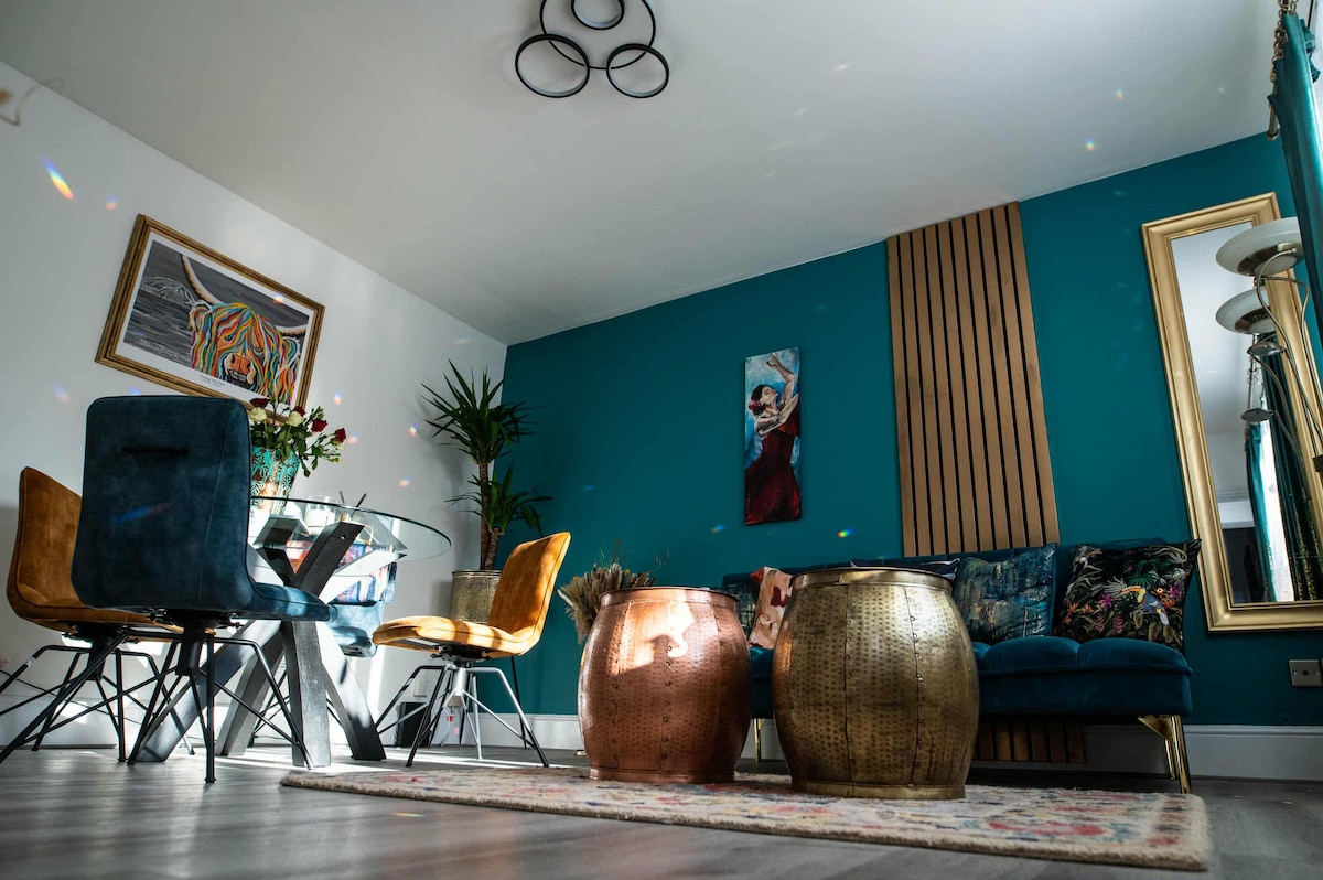 Successful Airbnb property: ApArt 1 – Riverside Gallery Flat + Free Parking in Bedford