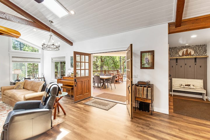 Living room image 1