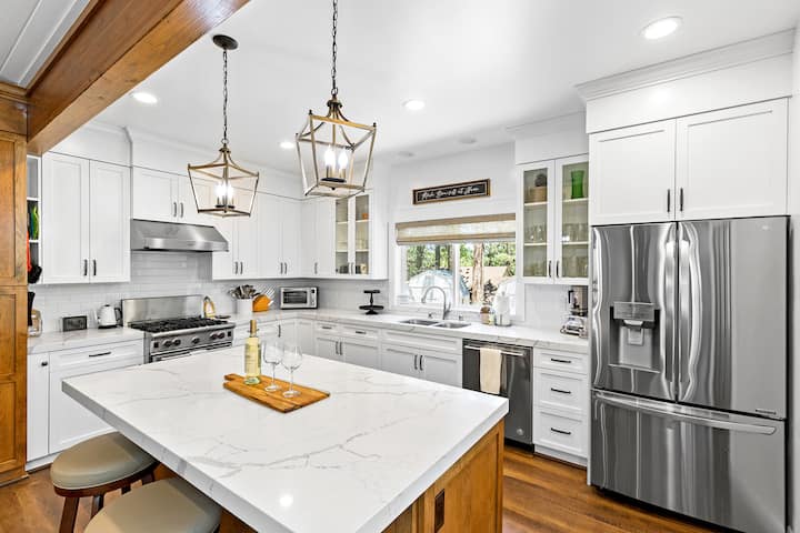 Full kitchen image 1